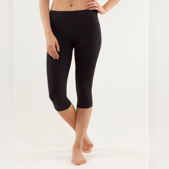 Lululemon In The Flow Crop Size 4 - Picture 7 of 8